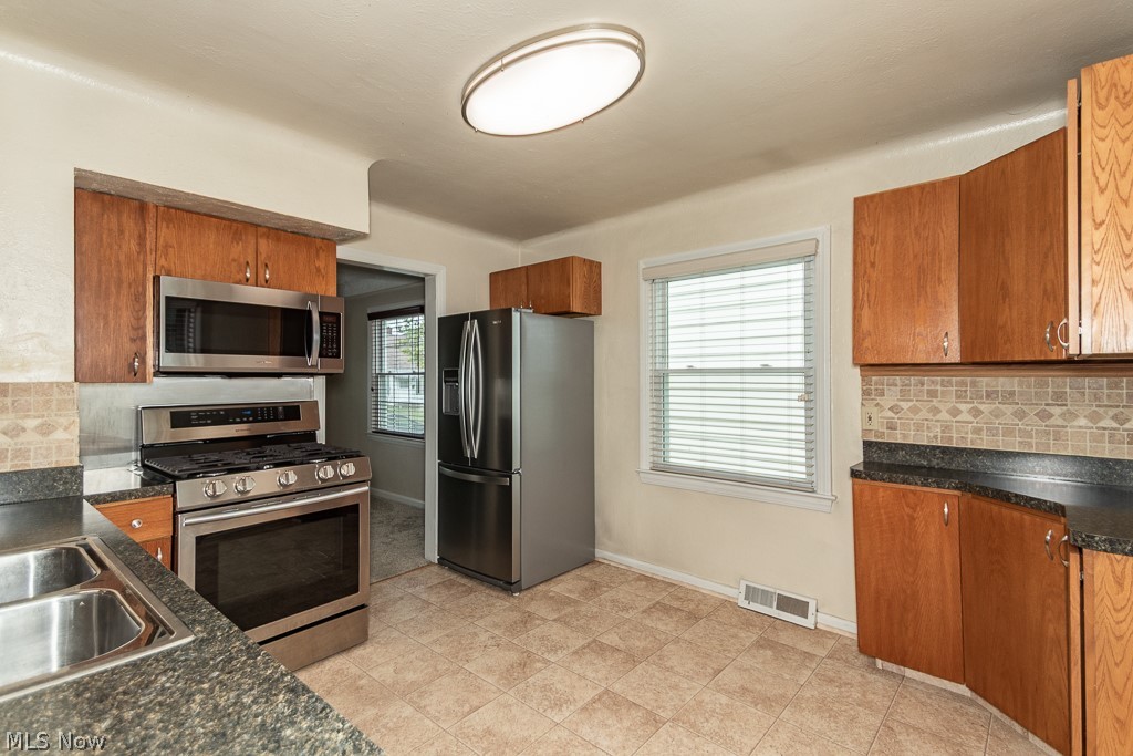 1557 Woodhurst Avenue Mayfield Heights OH 44124