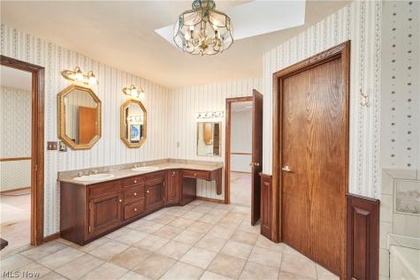 535 Crystal Lake Road Akron OH 44333