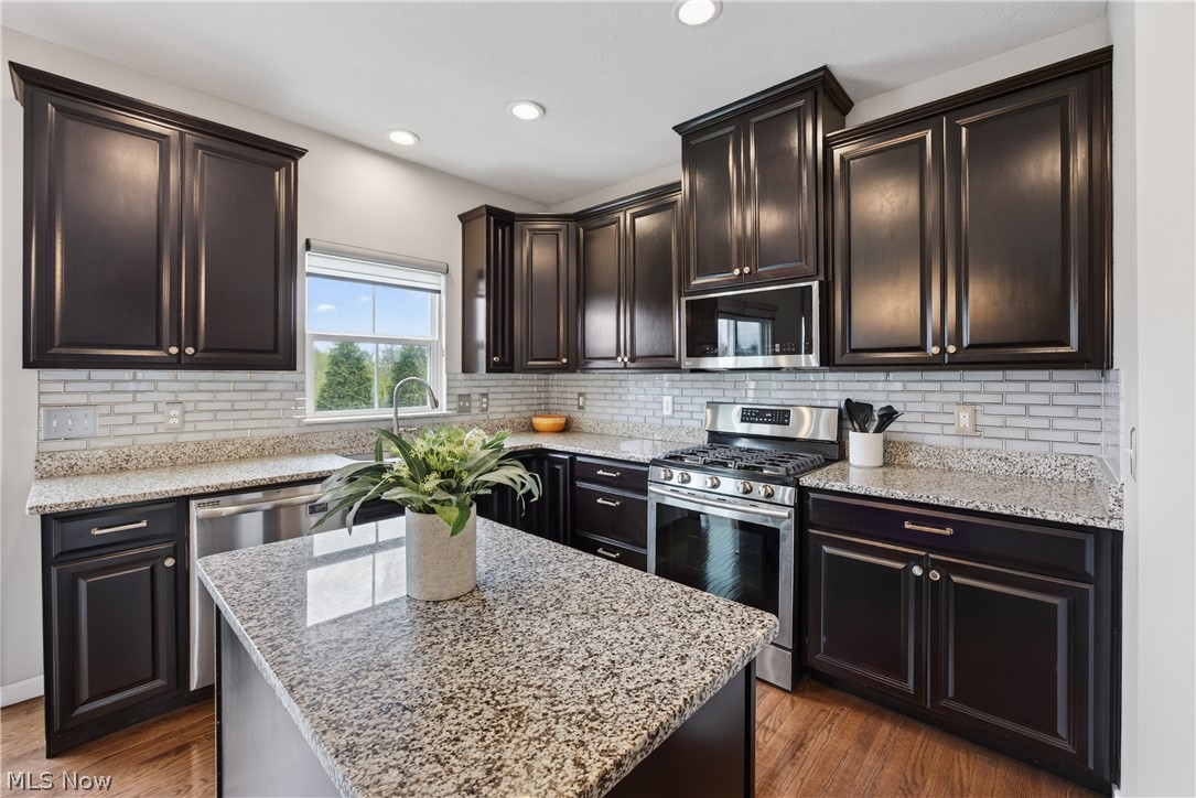 872 Hilliary Lane Aurora OH 44202