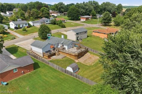 5766 Drenta Circle SW Navarre OH 44662
