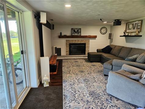 9729 Sommerville Street Louisville OH 44641