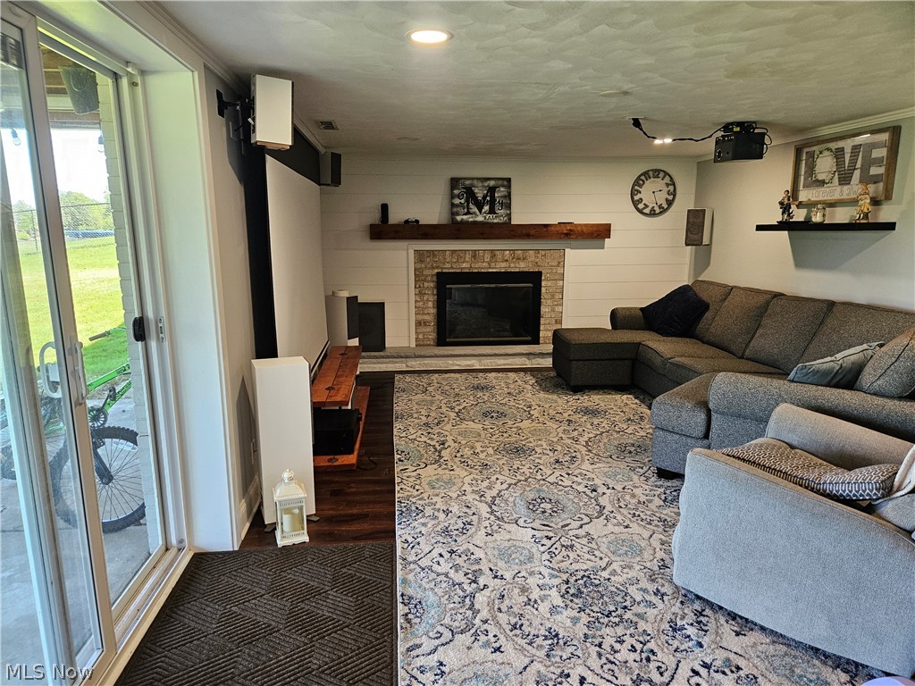 9729 Sommerville Street Louisville OH 44641