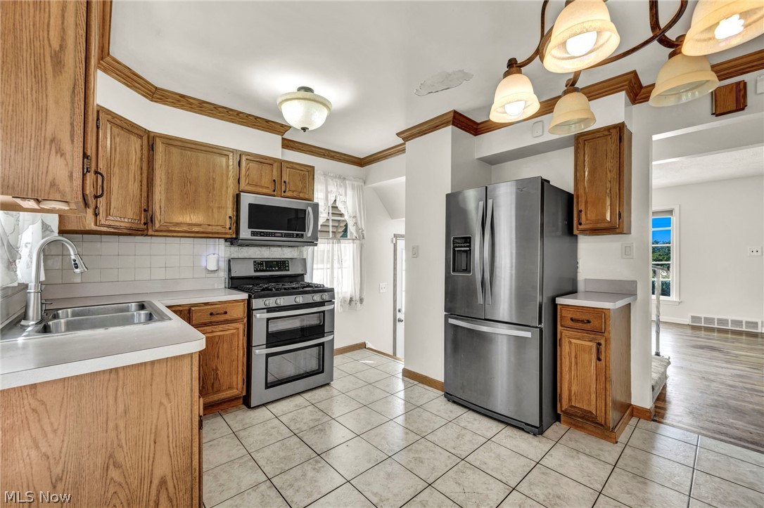 6803 Ridgewood Avenue Parma OH 44129