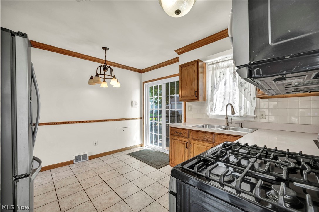 6803 Ridgewood Avenue Parma OH 44129