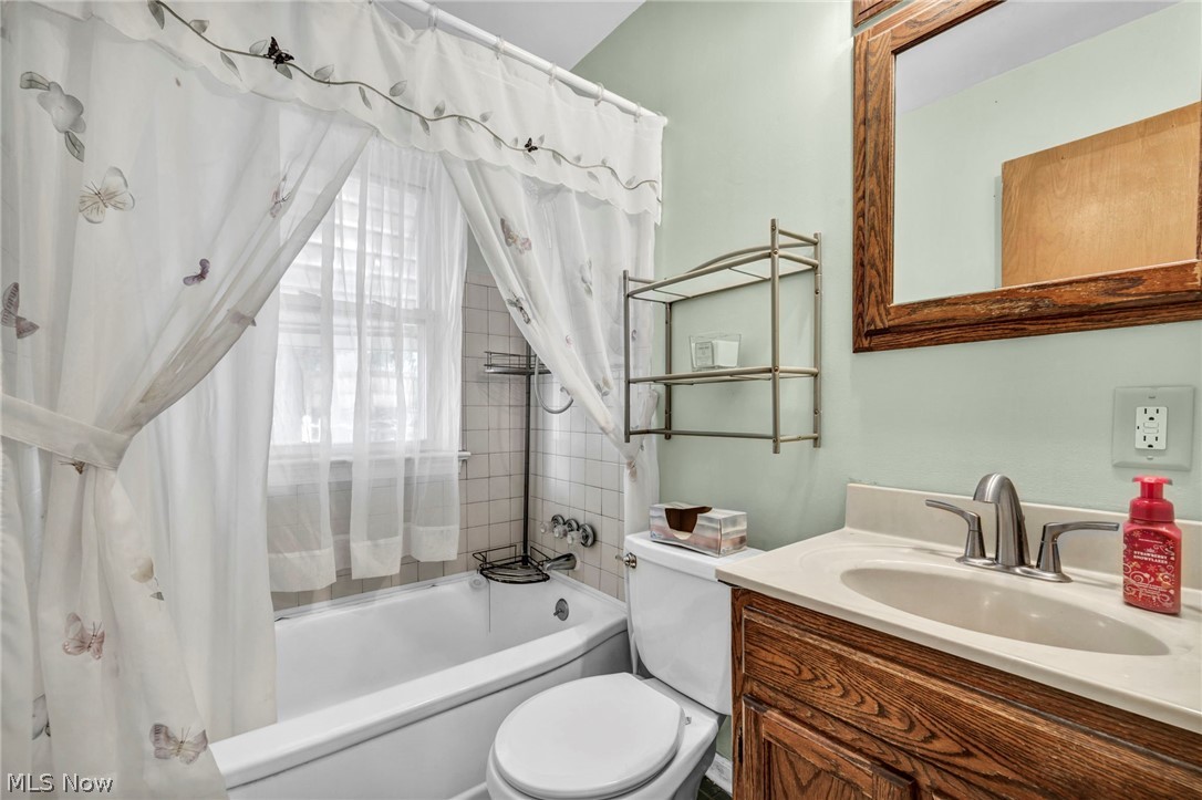 6803 Ridgewood Avenue Parma OH 44129