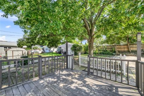 6803 Ridgewood Avenue Parma OH 44129