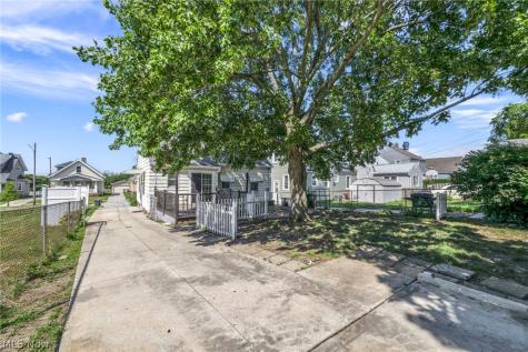 6803 Ridgewood Avenue Parma OH 44129