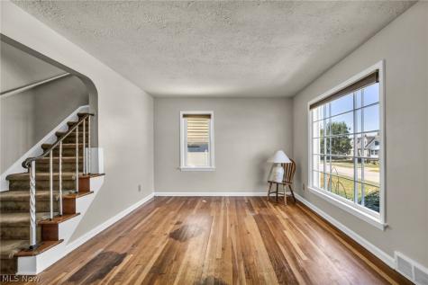 6803 Ridgewood Avenue Parma OH 44129