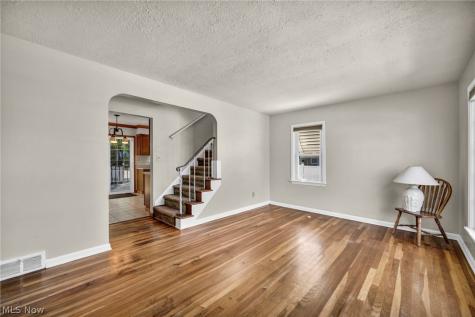 6803 Ridgewood Avenue Parma OH 44129