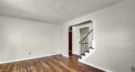 6803 Ridgewood Avenue Parma OH 44129