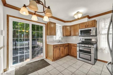 6803 Ridgewood Avenue Parma OH 44129