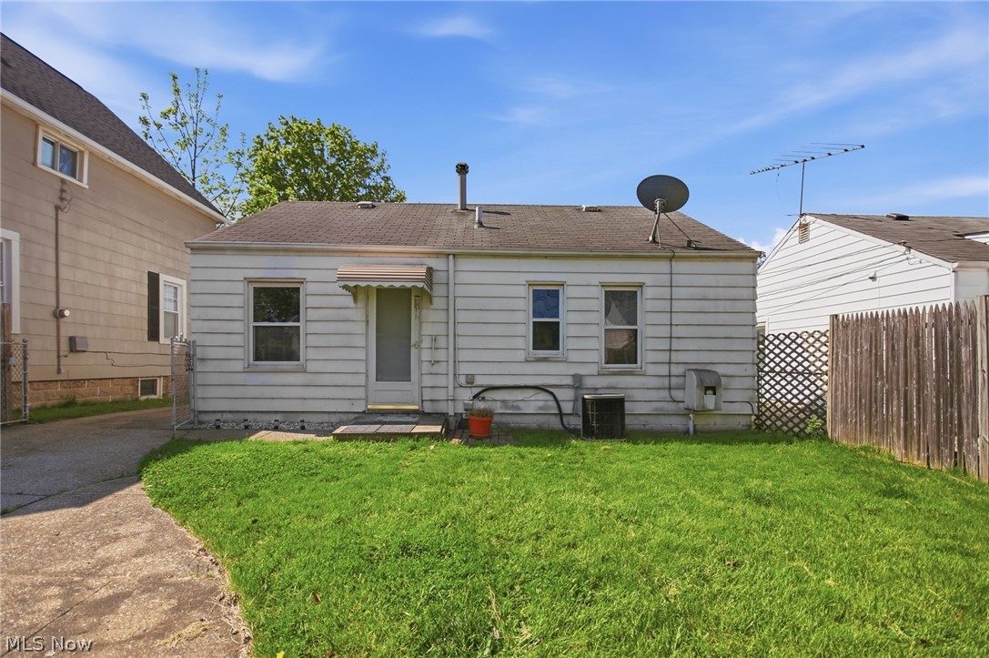 12808 Longmead Avenue Cleveland OH 44135