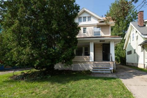 12909 Beachwood Avenue Garfield Heights OH 44105