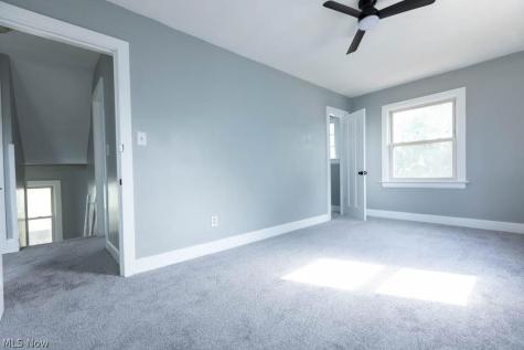 12909 Beachwood Avenue Garfield Heights OH 44105