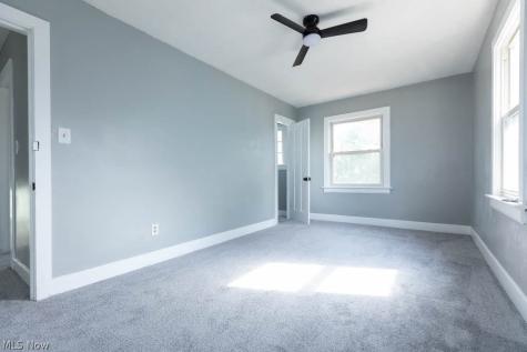 12909 Beachwood Avenue Garfield Heights OH 44105