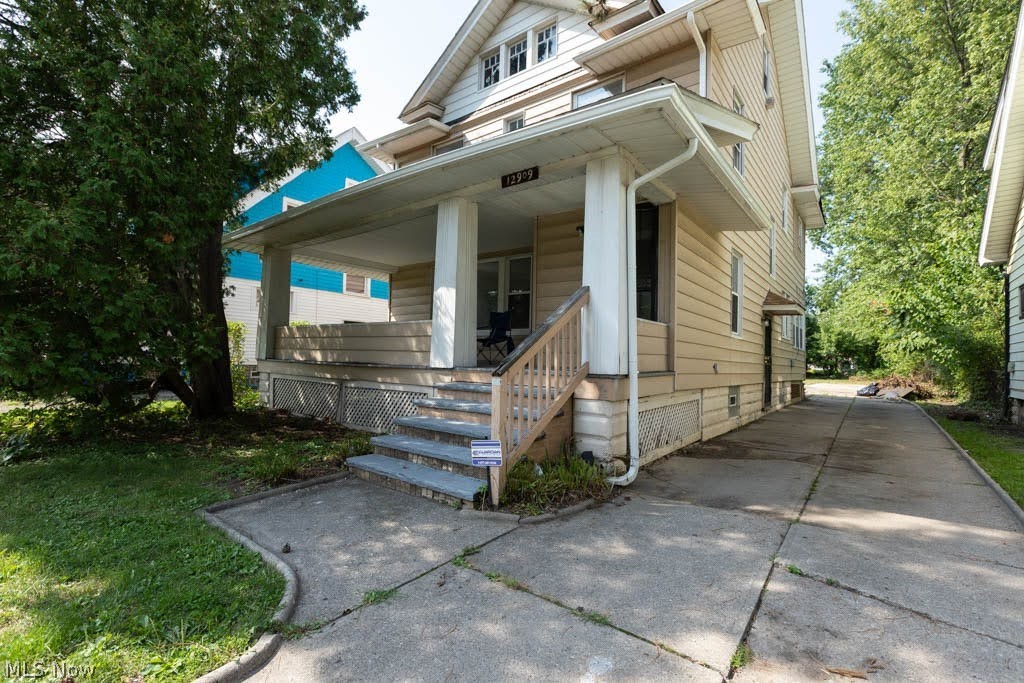 12909 Beachwood Avenue Garfield Heights OH 44105