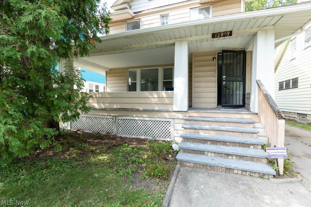 12909 Beachwood Avenue Garfield Heights OH 44105
