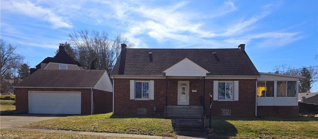 1521 Nicholear Avenue Coshocton OH 43812