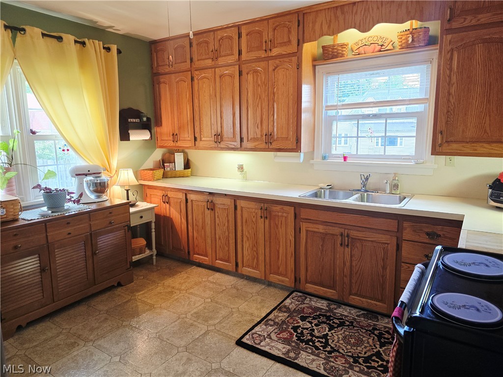 1521 Nicholear Avenue Coshocton OH 43812