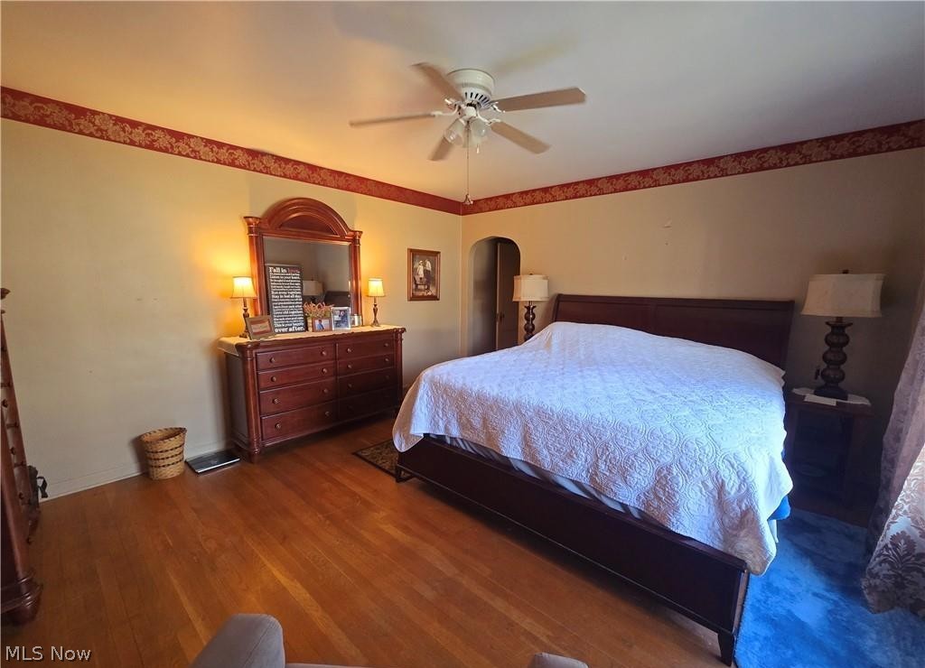 1521 Nicholear Avenue Coshocton OH 43812