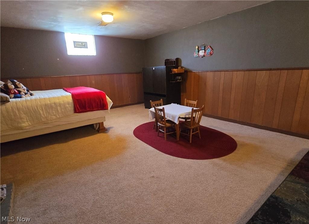 1521 Nicholear Avenue Coshocton OH 43812