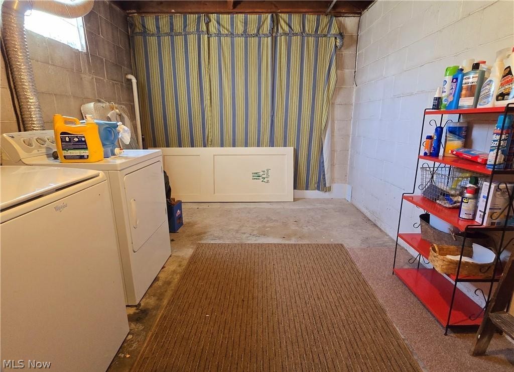 1521 Nicholear Avenue Coshocton OH 43812