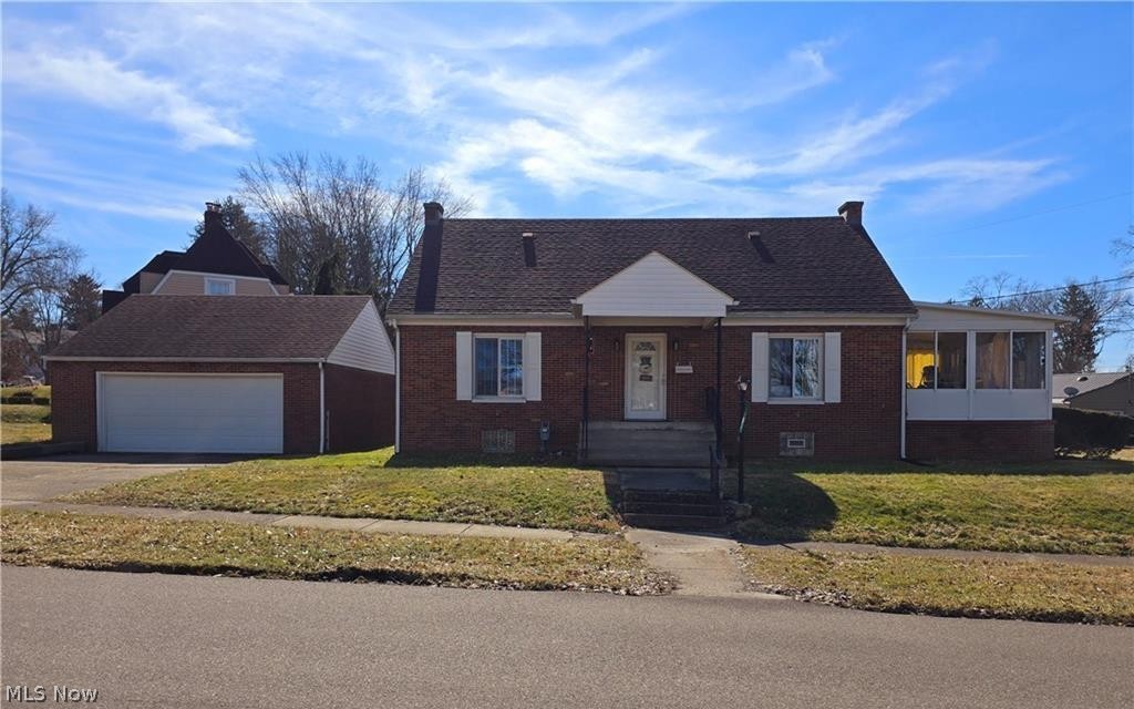 1521 Nicholear Avenue Coshocton OH 43812