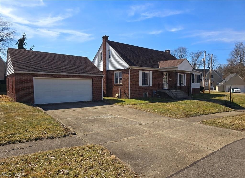 1521 Nicholear Avenue Coshocton OH 43812