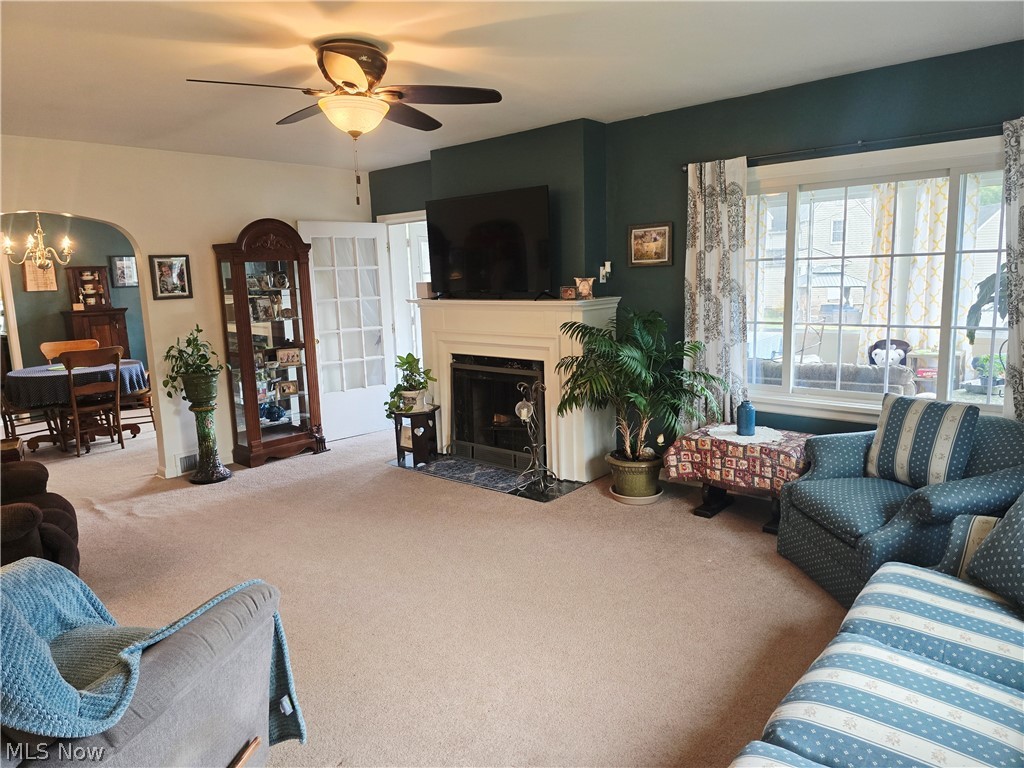 1521 Nicholear Avenue Coshocton OH 43812