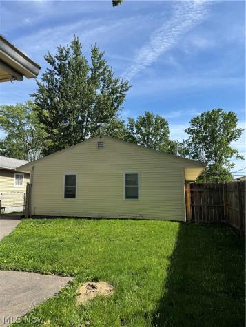 544 Purdue Avenue Elyria OH 44035