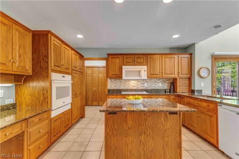 1011 Cedarwood Lane Medina OH 44256