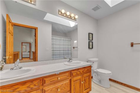 1011 Cedarwood Lane Medina OH 44256