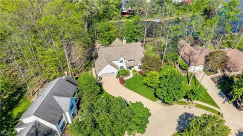 1011 Cedarwood Lane Medina OH 44256