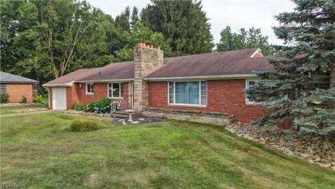 3122 Sweitzer Street NW Uniontown OH 44685