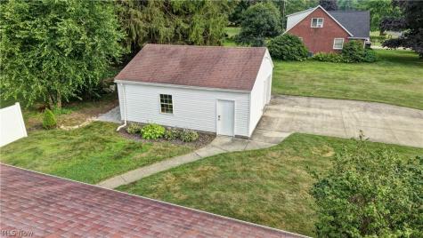 3122 Sweitzer Street NW Uniontown OH 44685
