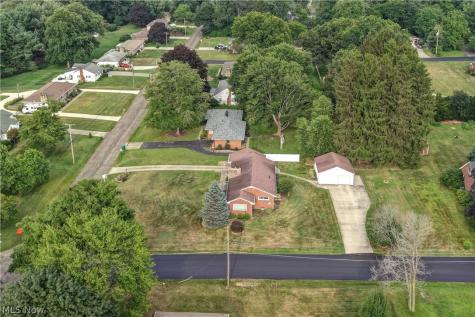 3122 Sweitzer Street NW Uniontown OH 44685
