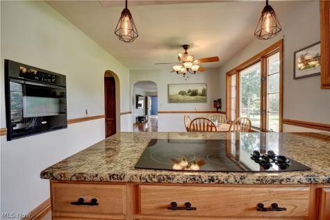 3122 Sweitzer Street NW Uniontown OH 44685