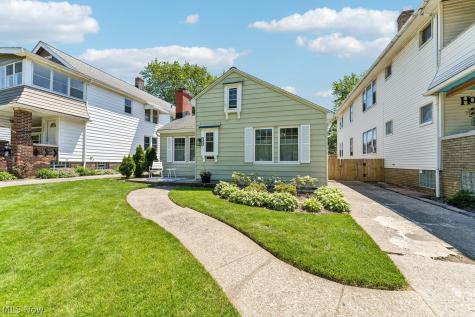 17817 Sedalia Avenue Cleveland OH 44135