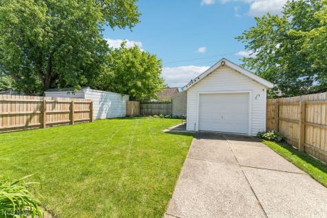 17817 Sedalia Avenue Cleveland OH 44135