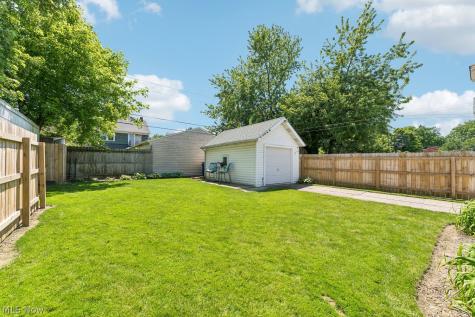 17817 Sedalia Avenue Cleveland OH 44135