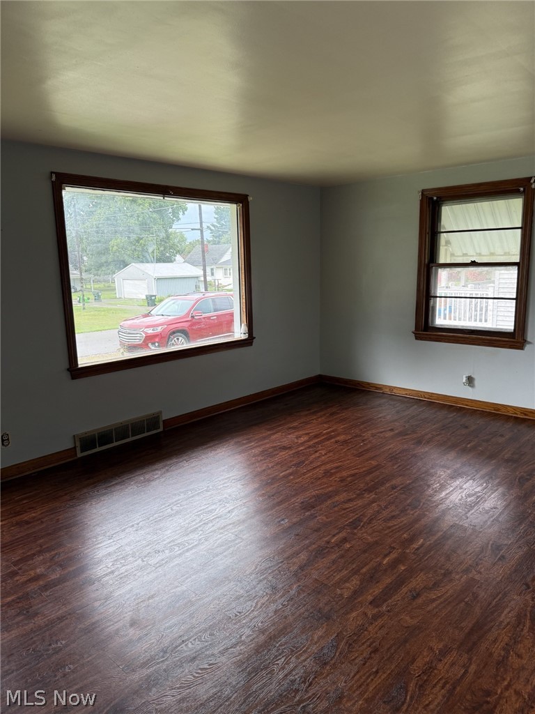 1104 Vine Street Coshocton OH 43812