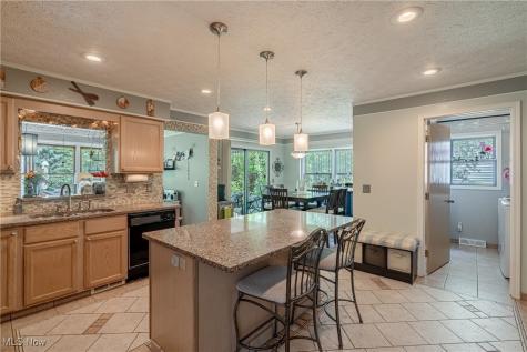 7538 Ridge Road Parma OH 44129