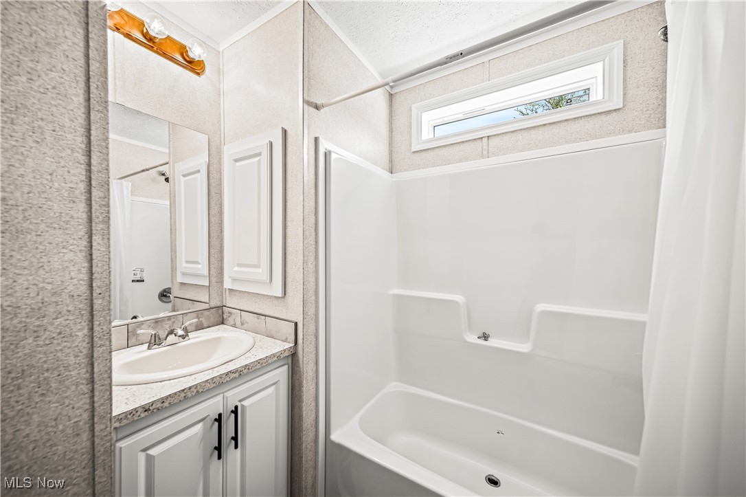 8323 Eagle Road Kirtland OH 44094