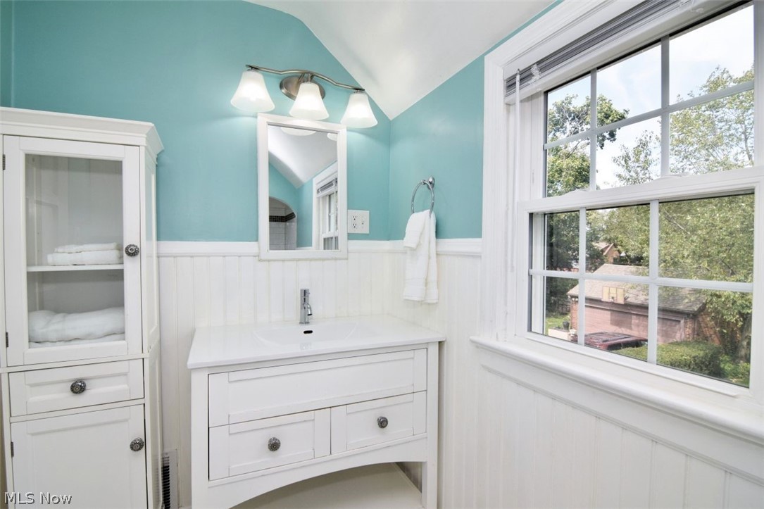3451 Edison Road Cleveland Heights OH 44121