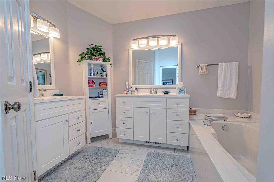 18316 Sherbrooke Oval Strongsville OH 44136