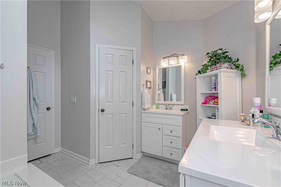 18316 Sherbrooke Oval Strongsville OH 44136
