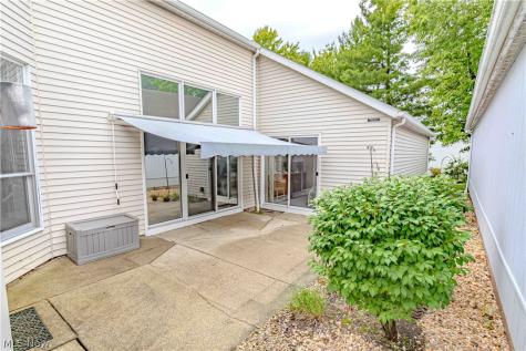 18316 Sherbrooke Oval Strongsville OH 44136