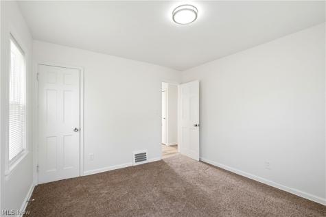 16220 Throckley Avenue Cleveland OH 44128