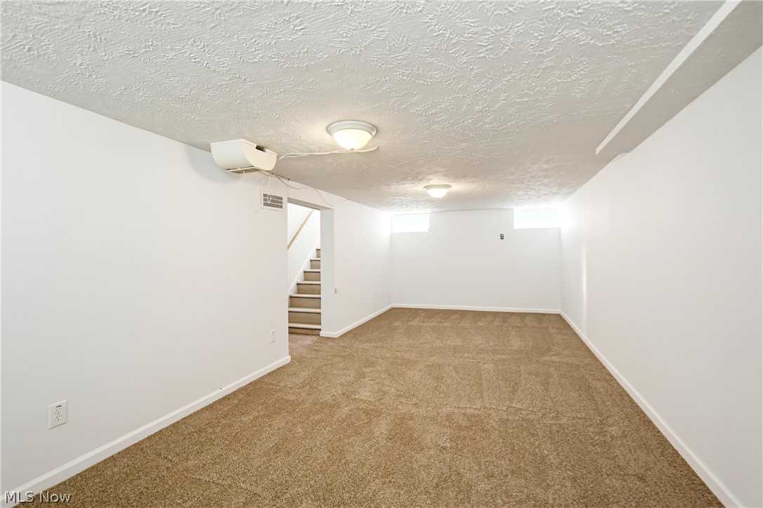 16220 Throckley Avenue Cleveland OH 44128
