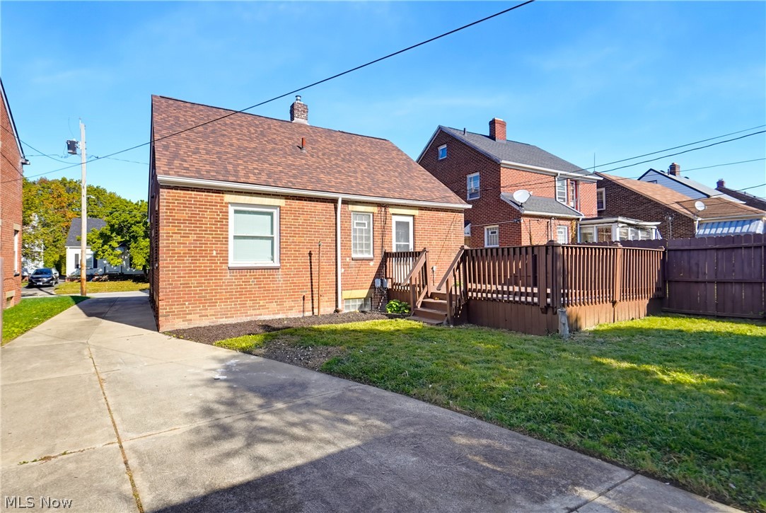 16220 Throckley Avenue Cleveland OH 44128